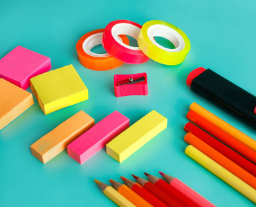 近距離觀看粉筆粘貼。