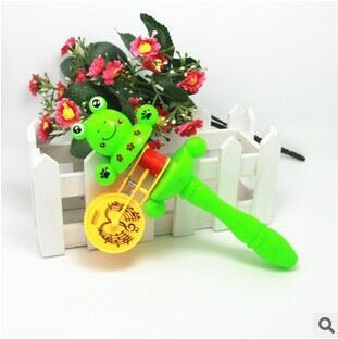 益智玩具 地攤熱賣 廠家直銷可愛卡通手搖鼓 動物搖搖樂 鍛煉小朋友抓握-橫峰縣宇璐玩具廠提供益智玩具 地攤熱賣 廠家直銷可愛卡通手搖鼓 動物搖搖樂 鍛煉小朋友抓握的相關介紹、產品、服務、圖片、價格橫峰縣宇璐玩具廠、七彩小夜燈;投影燈;兒童發光玩具;兒童科教益智玩具;兒童發聲發泄玩具;兒童洗澡玩具;兒童模型玩具;創業禮品;兒童文具;居家用品